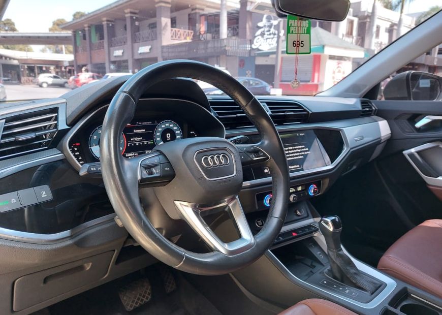 AUDI Q3 (2021)