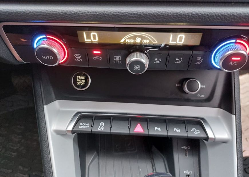AUDI Q3 (2021)