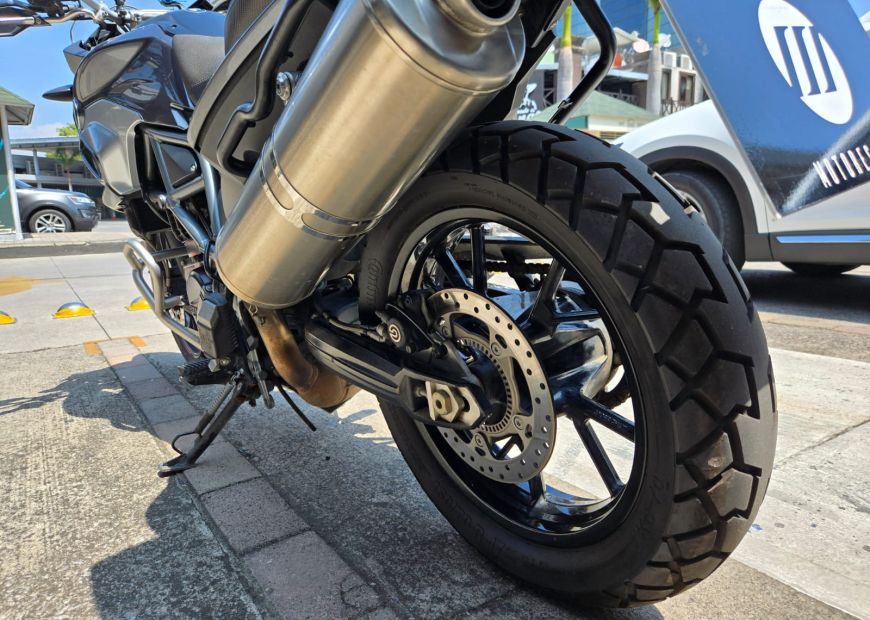 BMW F700 (2016)