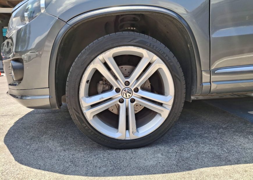 VOLKSWAGEN TIGUAN (2016)