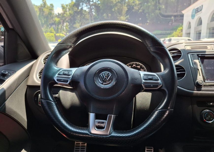 VOLKSWAGEN TIGUAN (2016)
