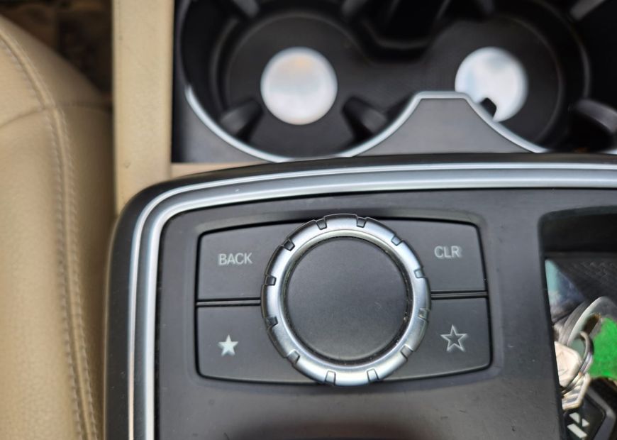 MERCEDES-BENZ ML (2014)