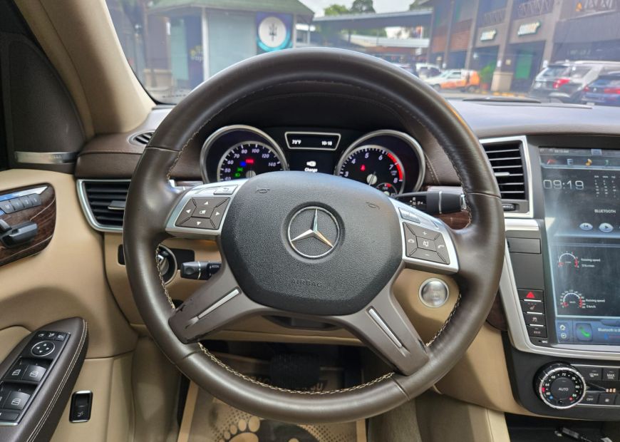 MERCEDES-BENZ ML (2014)