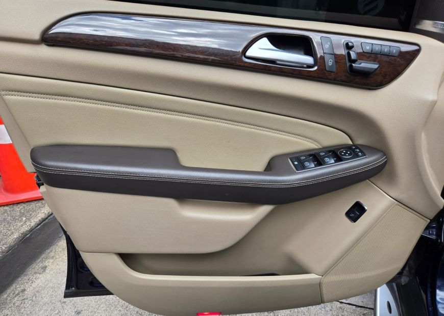 MERCEDES-BENZ ML (2014)