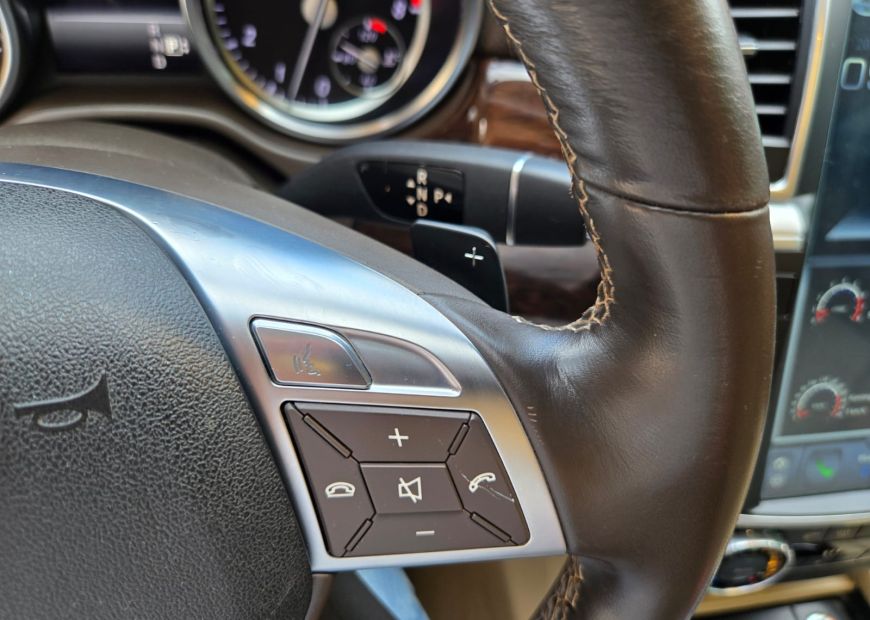 MERCEDES-BENZ ML (2014)