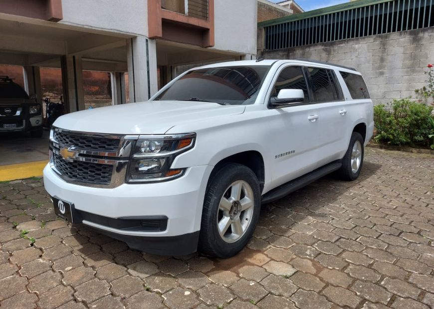 CHEVROLET SUBURBAN (2015)