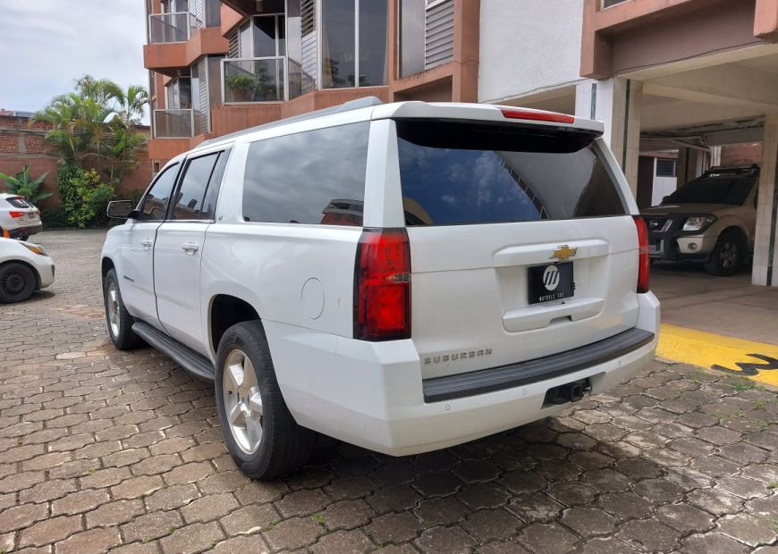 CHEVROLET SUBURBAN (2015)