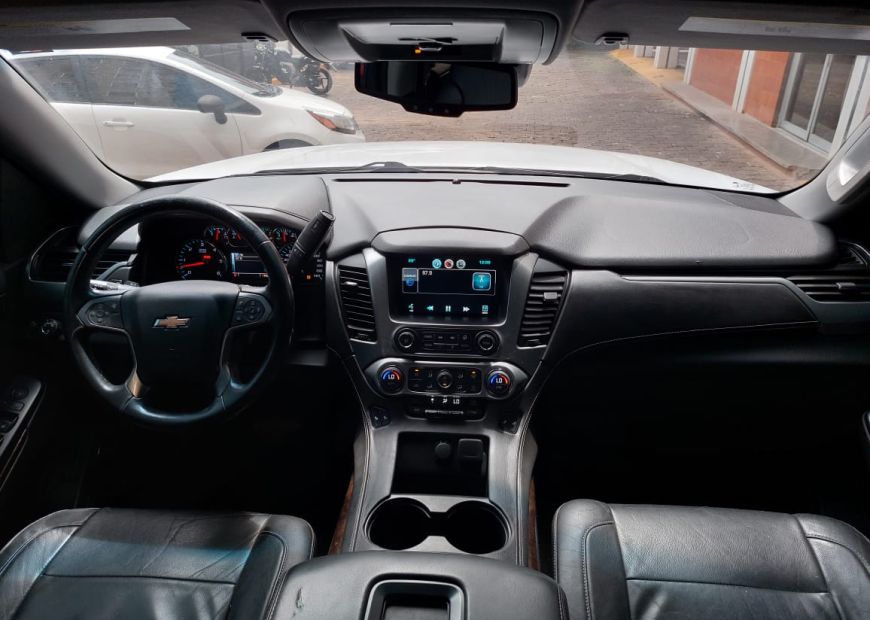 CHEVROLET SUBURBAN (2015)