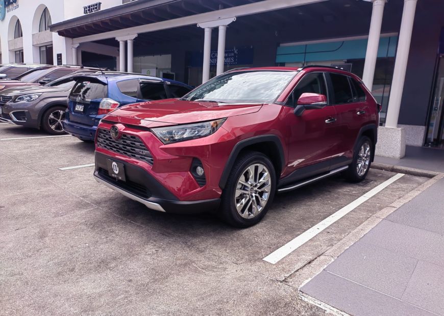 TOYOTA RAV4 (2021)