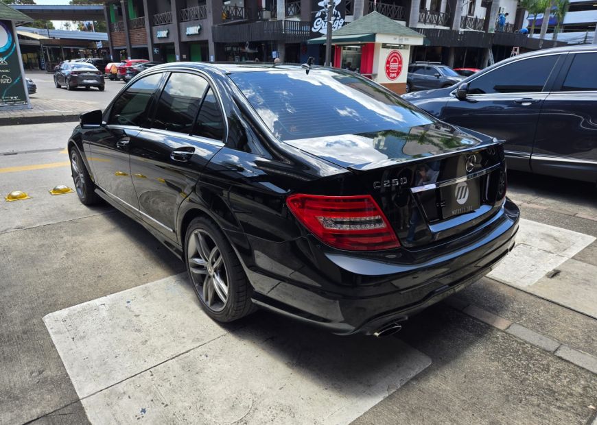 MERCEDES-BENZ C (2013)