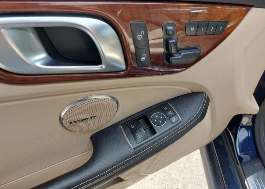 MERCEDES-BENZ SLK (2012)