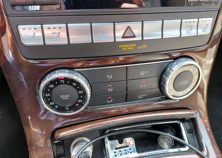 MERCEDES-BENZ SLK (2012)