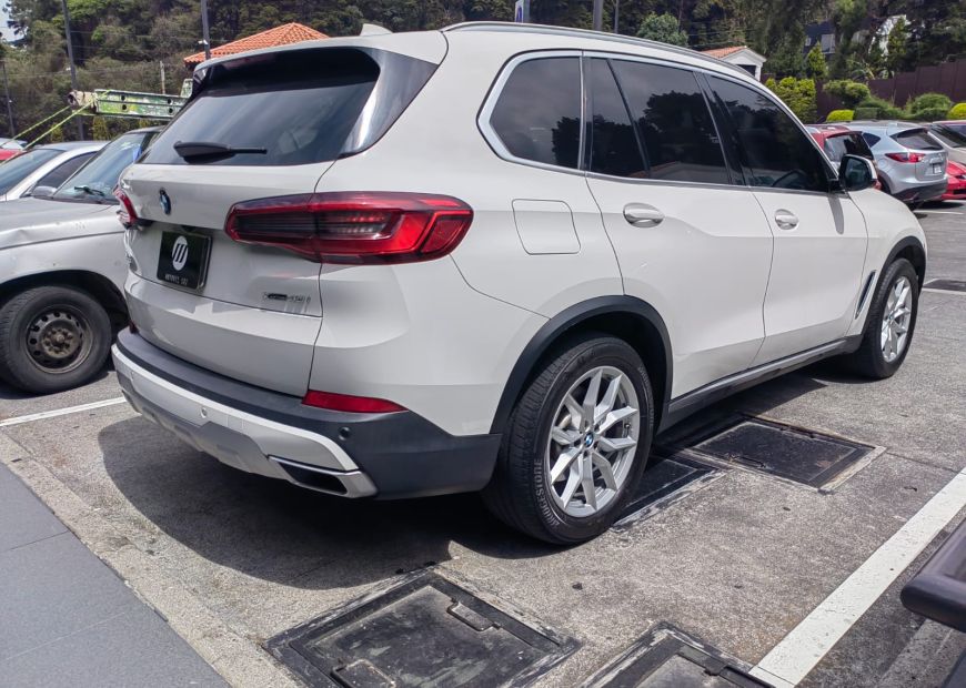 BMW X5 (2020)