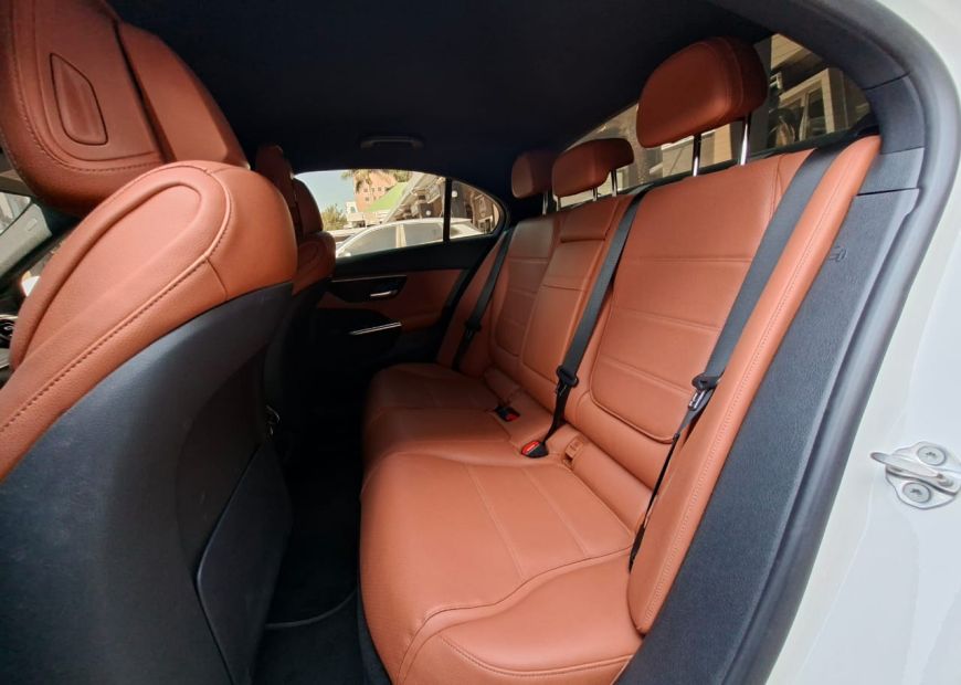 MERCEDES-BENZ C (2022)