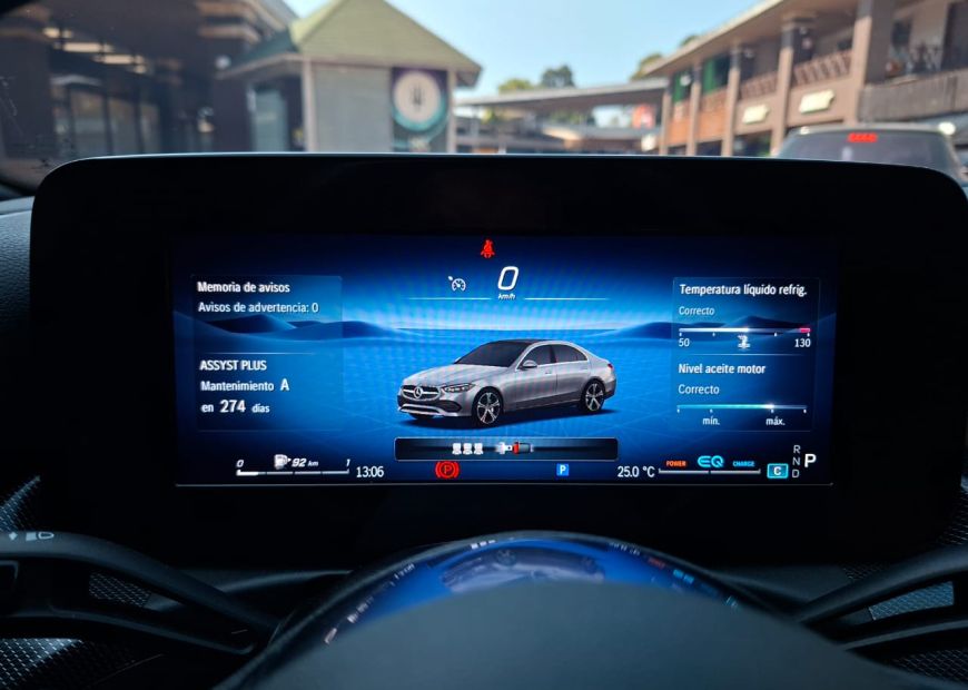 MERCEDES-BENZ C (2022)