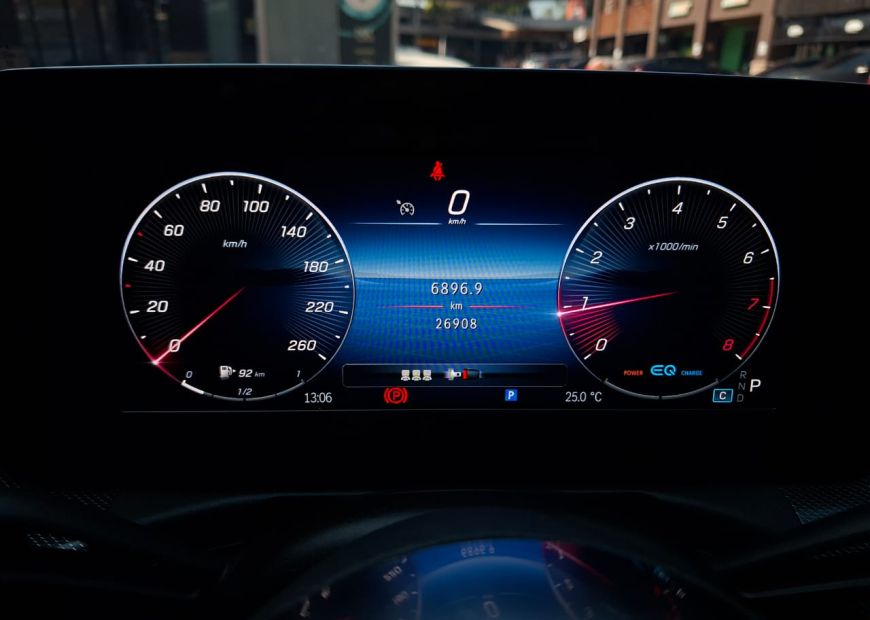 MERCEDES-BENZ C (2022)