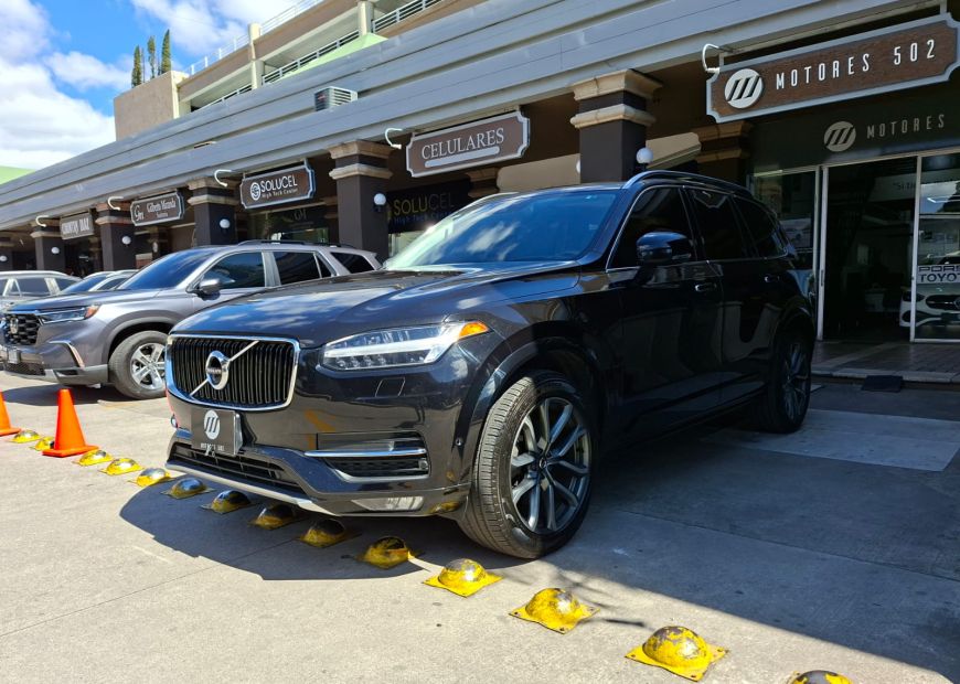 VOLVO XC90 (2019)