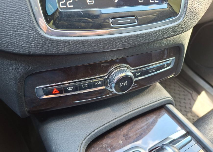 VOLVO XC90 (2019)