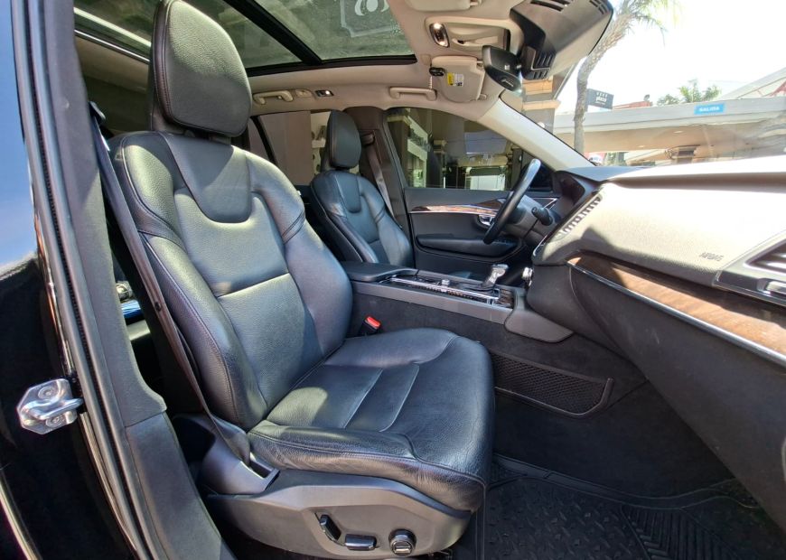 VOLVO XC90 (2019)