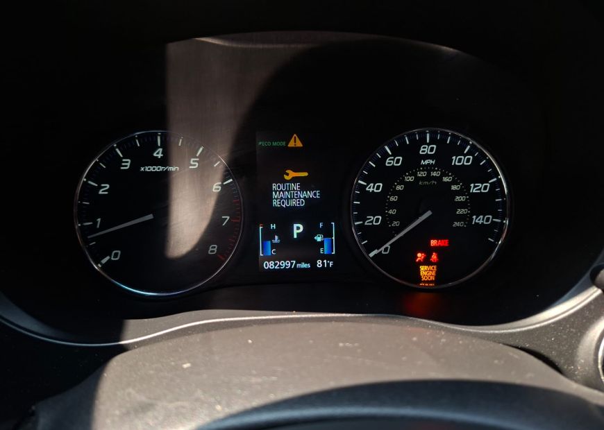 MITSUBISHI OUTLANDER (2015)