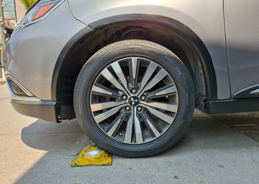 MITSUBISHI OUTLANDER (2015)