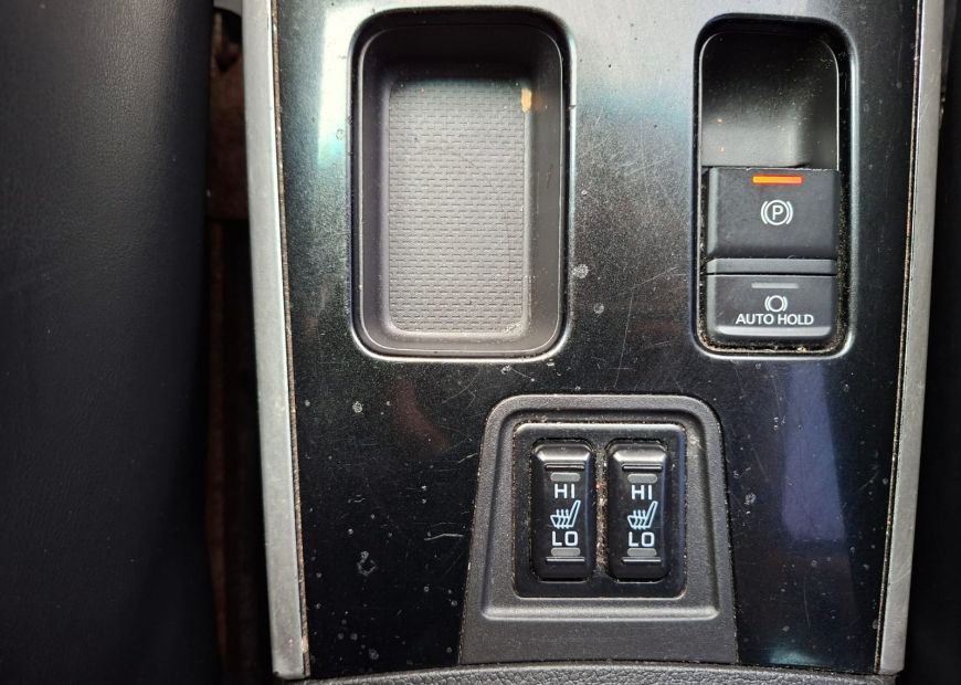 MITSUBISHI OUTLANDER (2015)