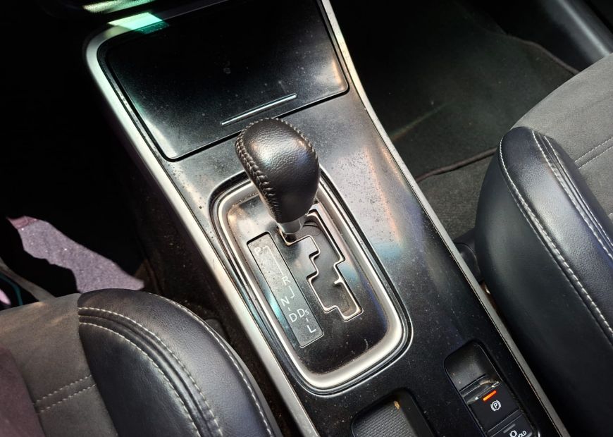 MITSUBISHI OUTLANDER (2015)