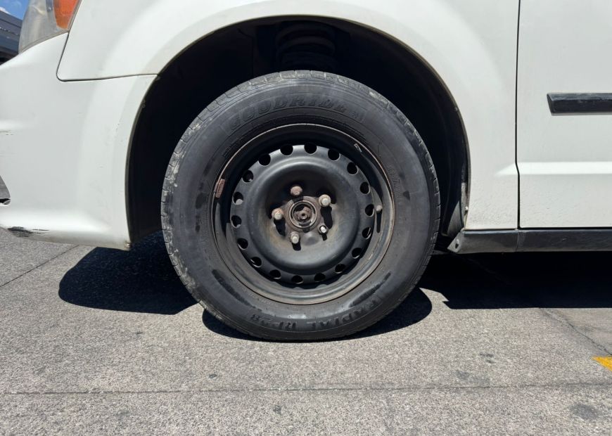 DODGE CARAVAN (2012)