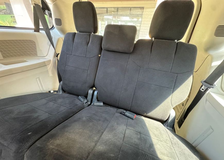 DODGE CARAVAN (2012)