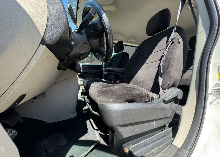 DODGE CARAVAN (2012)