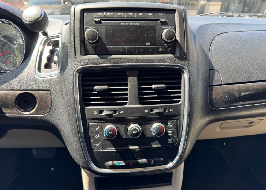 DODGE CARAVAN (2012)