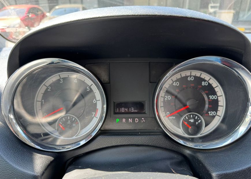 DODGE CARAVAN (2012)