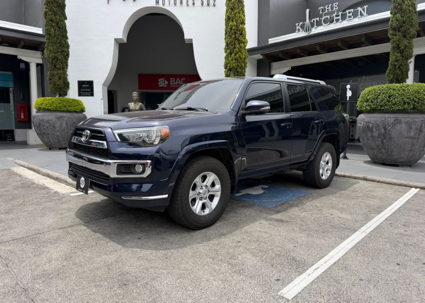TOYOTA 4RUNNER (2016)