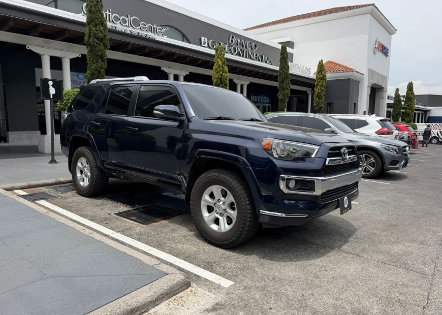 TOYOTA 4RUNNER (2016)