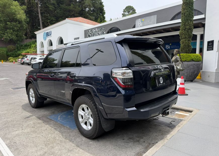 TOYOTA 4RUNNER (2016)