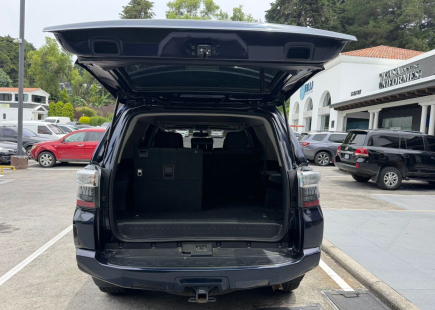 TOYOTA 4RUNNER (2016)