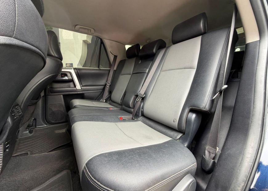 TOYOTA 4RUNNER (2016)