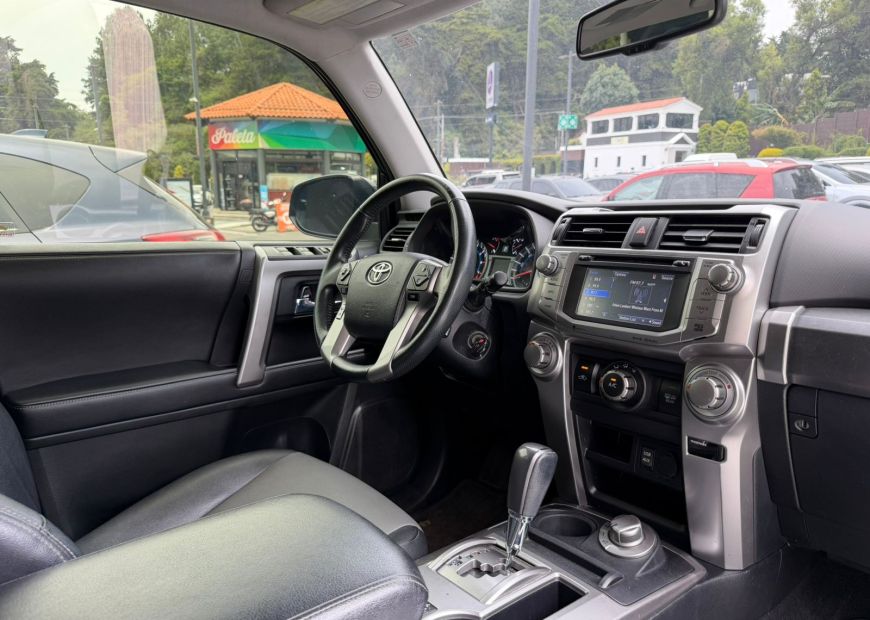 TOYOTA 4RUNNER (2016)