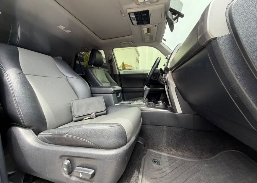 TOYOTA 4RUNNER (2016)