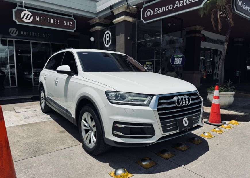 AUDI Q7 (2017)