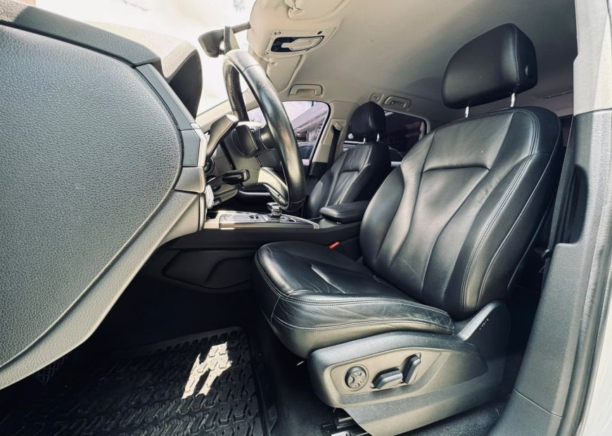 AUDI Q7 (2017)