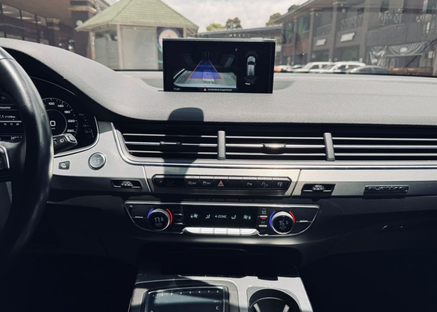 AUDI Q7 (2017)