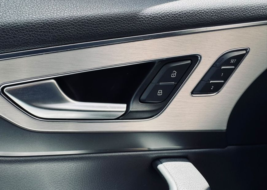 AUDI Q7 (2017)