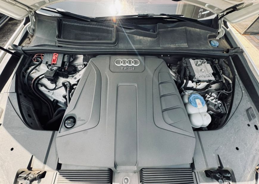 AUDI Q7 (2017)