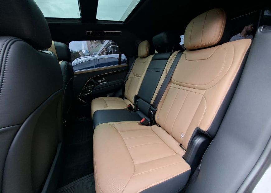 LAND ROVER RANGE ROVER (2025)
