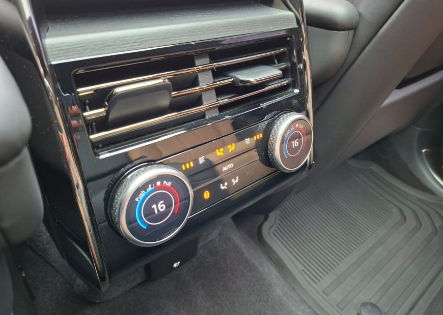 LAND ROVER RANGE ROVER (2025)