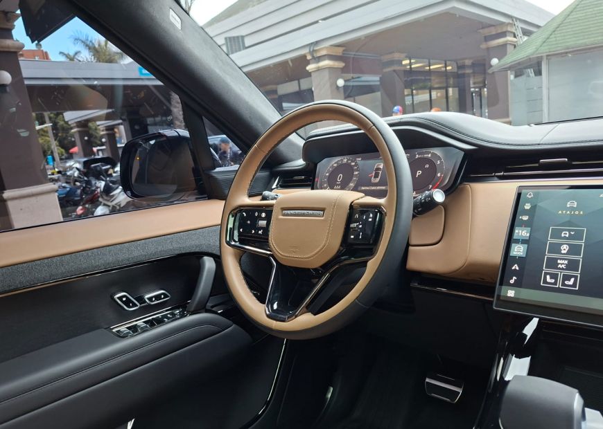 LAND ROVER RANGE ROVER (2025)