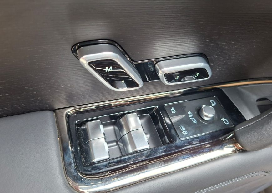 LAND ROVER RANGE ROVER (2025)