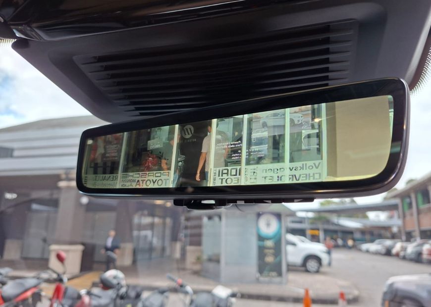LAND ROVER RANGE ROVER (2025)