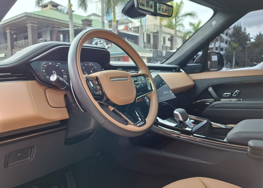 LAND ROVER RANGE ROVER (2025)